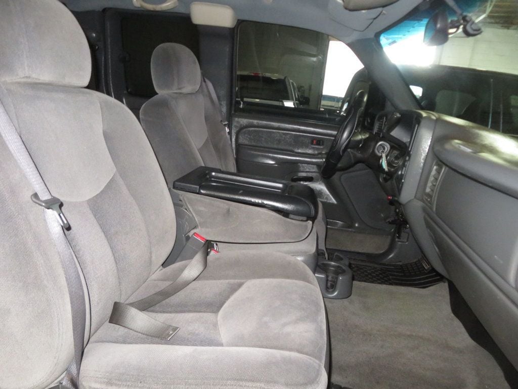2005 GMC Sierra 2500HD EXTRA CLEAN 4X4 DURAMAX DIESEL EXTENDED CAB 3OWNER 4X4 - 22932730 - 33