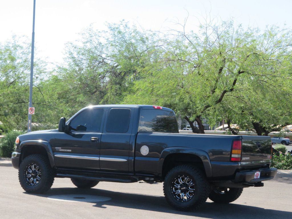 2005 GMC Sierra 2500HD EXTRA CLEAN 4X4 DURAMAX DIESEL EXTENDED CAB 3OWNER 4X4 - 22932730 - 4