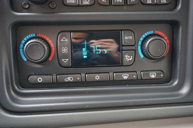 2005 GMC Yukon XL *Yukon XL SLT* *Leather Interior* *Moonroof* *Only 37k Miles* - 22990843 - 15