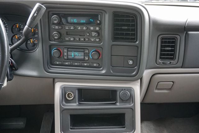 2005 GMC Yukon XL *Yukon XL SLT* *Leather Interior* *Moonroof* *Only 37k Miles* - 22990843 - 18