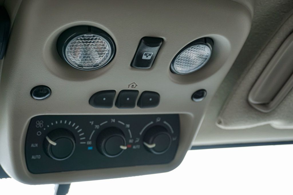 2005 GMC Yukon XL *Yukon XL SLT* *Leather Interior* *Moonroof* *Only 37k Miles* - 22990843 - 19