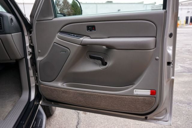 2005 GMC Yukon XL *Yukon XL SLT* *Leather Interior* *Moonroof* *Only 37k Miles* - 22990843 - 23