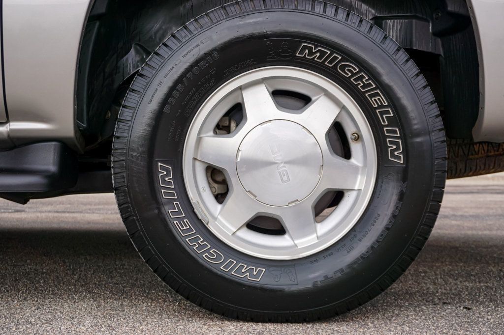 2005 GMC Yukon XL *Yukon XL SLT* *Leather Interior* *Moonroof* *Only 37k Miles* - 22990843 - 30