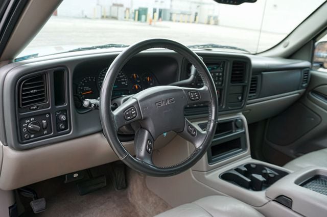 2005 GMC Yukon XL *Yukon XL SLT* *Leather Interior* *Moonroof* *Only 37k Miles* - 22990843 - 44