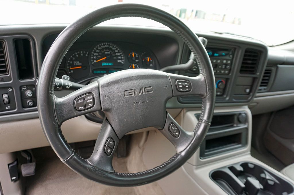 2005 GMC Yukon XL *Yukon XL SLT* *Leather Interior* *Moonroof* *Only 37k Miles* - 22990843 - 45