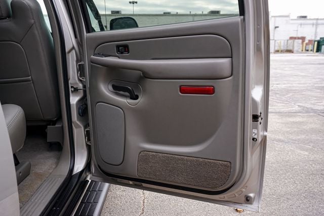 2005 GMC Yukon XL *Yukon XL SLT* *Leather Interior* *Moonroof* *Only 37k Miles* - 22990843 - 48