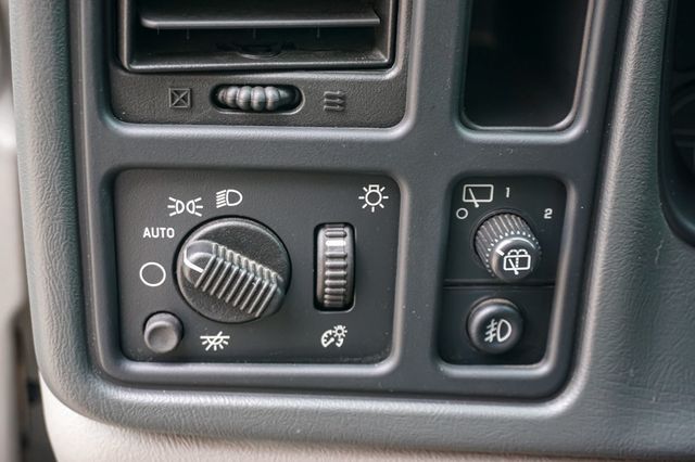 2005 GMC Yukon XL *Yukon XL SLT* *Leather Interior* *Moonroof* *Only 37k Miles* - 22990843 - 50