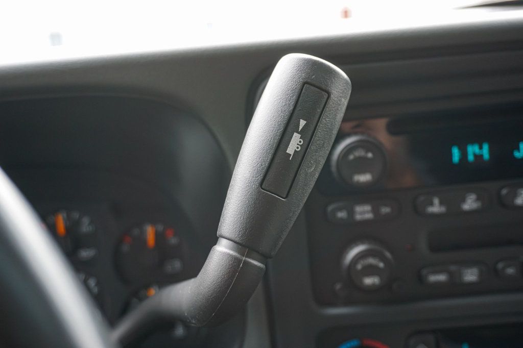 2005 GMC Yukon XL *Yukon XL SLT* *Leather Interior* *Moonroof* *Only 37k Miles* - 22990843 - 53