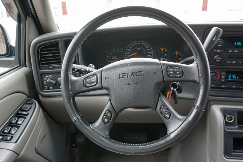 2005 GMC Yukon XL *Yukon XL SLT* *Leather Interior* *Moonroof* *Only 37k Miles* - 22990843 - 56