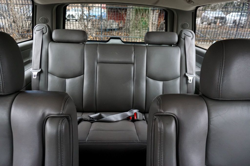 2005 GMC Yukon XL *Yukon XL SLT* *Leather Interior* *Moonroof* *Only 37k Miles* - 22990843 - 57