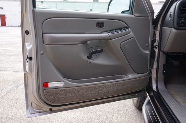 2005 GMC Yukon XL *Yukon XL SLT* *Leather Interior* *Moonroof* *Only 37k Miles* - 22990843 - 58