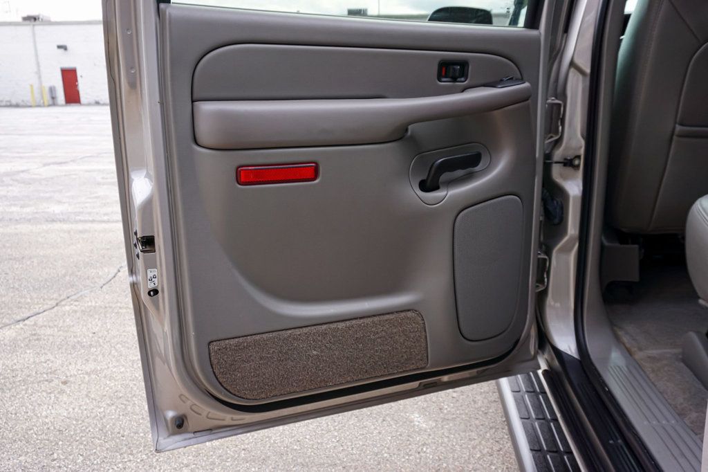 2005 GMC Yukon XL *Yukon XL SLT* *Leather Interior* *Moonroof* *Only 37k Miles* - 22990843 - 62