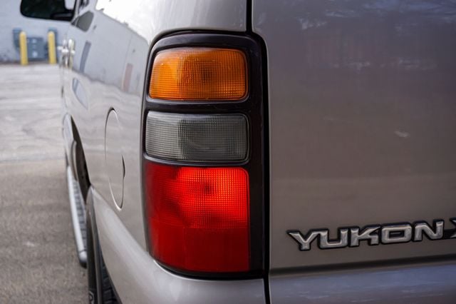 2005 GMC Yukon XL *Yukon XL SLT* *Leather Interior* *Moonroof* *Only 37k Miles* - 22990843 - 65