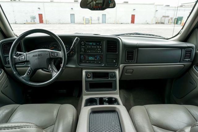 2005 GMC Yukon XL *Yukon XL SLT* *Leather Interior* *Moonroof* *Only 37k Miles* - 22990843 - 8