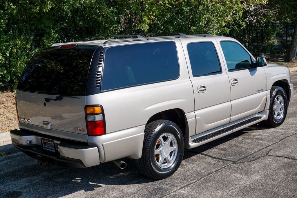 2005 Gmc Yukon XL Denali photo 2