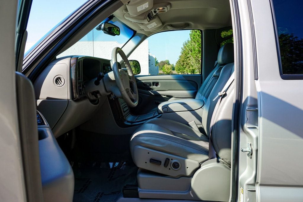 2005 Gmc Yukon XL Denali photo 4