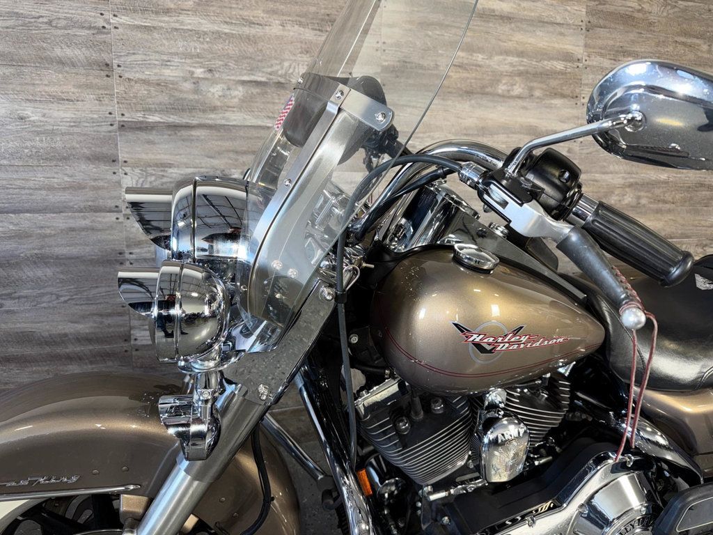 2005 Harley-Davidson FLHRI Road King SUPER CLEAN! - 22936134 - 11