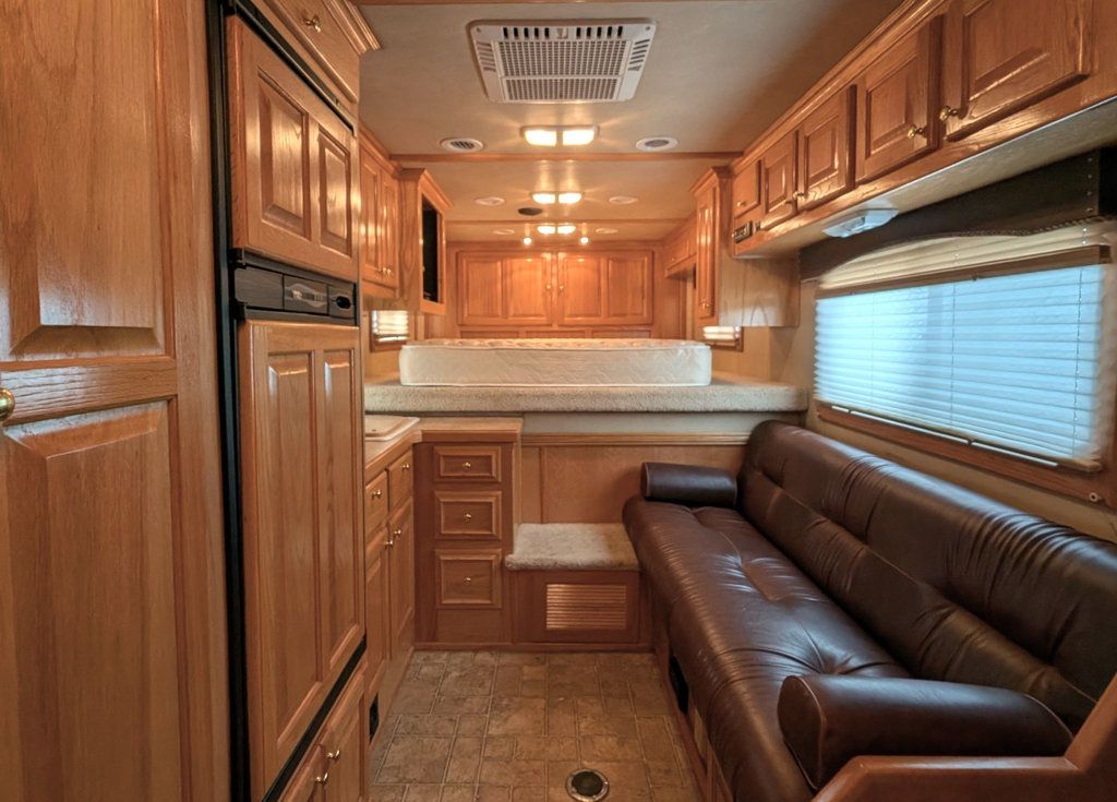 2005 Hart 4 Horse 12 foot Living Quarters  - 22994036 - 10