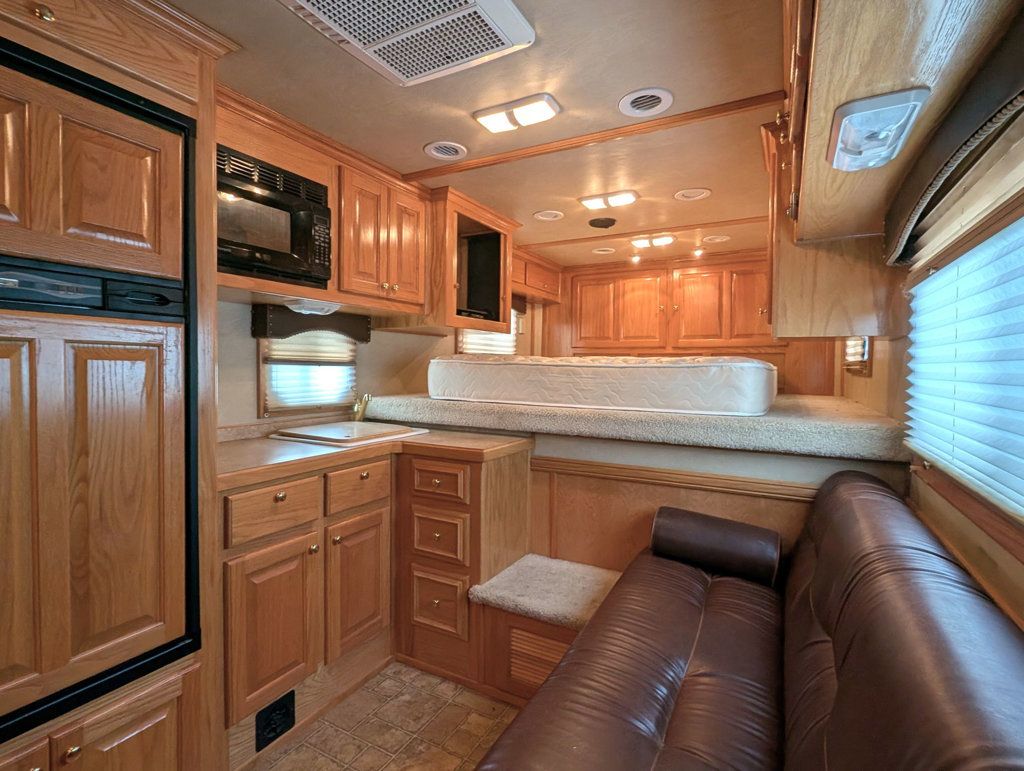 2005 Hart 4 Horse 12 foot Living Quarters  - 22994036 - 11