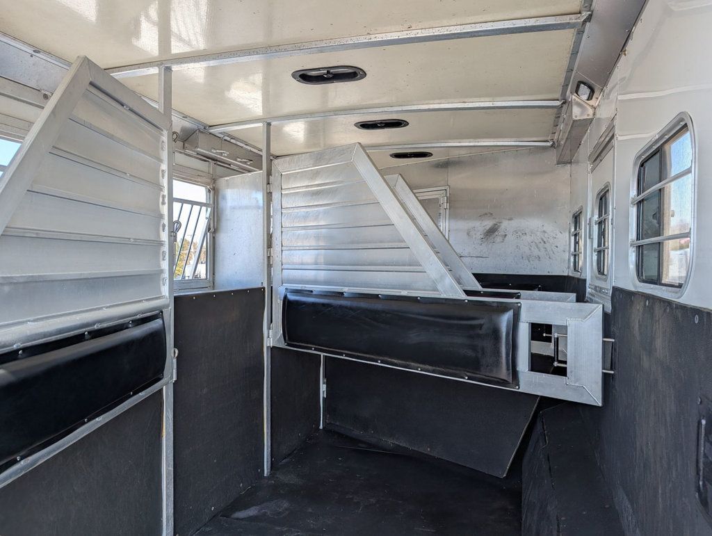 2005 Hart 4 Horse 12 foot Living Quarters  - 22994036 - 7