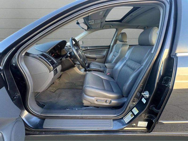 2005 Honda Accord Sedan EX-L V6 Automatic - 22929914 - 15