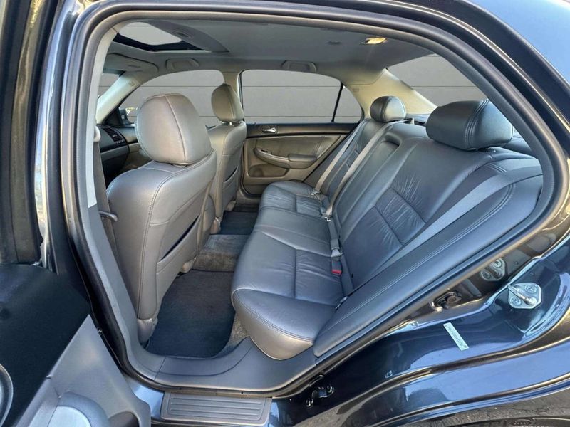 2005 Honda Accord Sedan EX-L V6 Automatic - 22929914 - 17