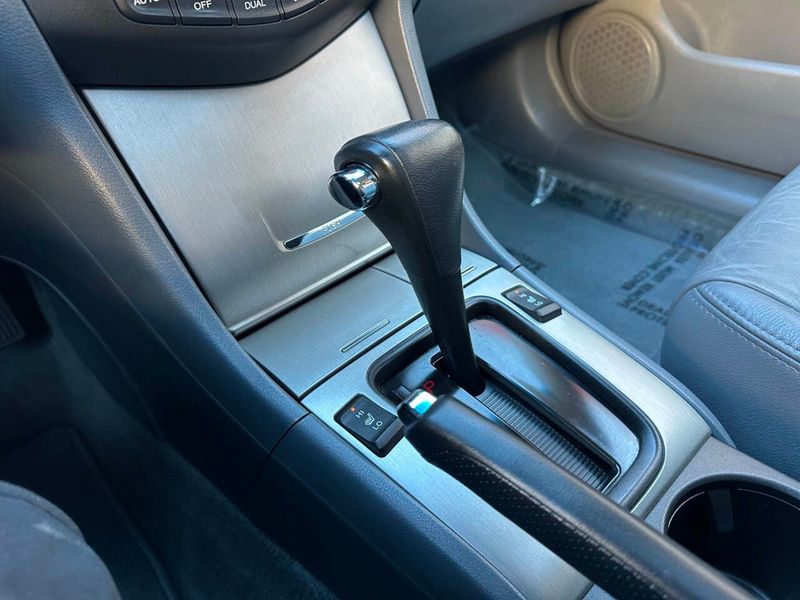 2005 Honda Accord Sedan EX-L V6 Automatic - 22929914 - 35