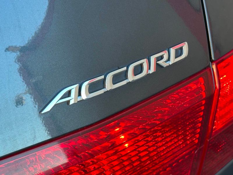 2005 Honda Accord Sedan EX-L V6 Automatic - 22929914 - 4