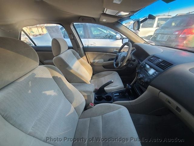 2005 Honda Accord Sedan LX Automatic - 22756256 - 6