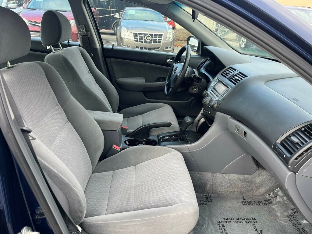 2005 Honda Accord Sedan LX Automatic - 22713409 - 10