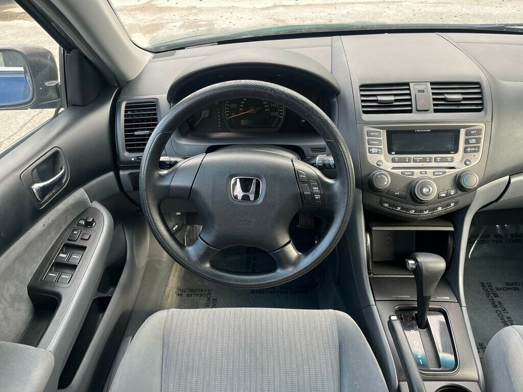 2005 Honda Accord Sedan LX Automatic - 22713409 - 12