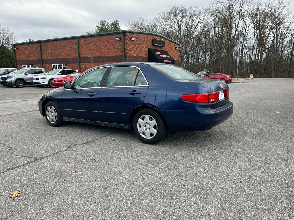 2005 Honda Accord Sedan LX Automatic - 22713409 - 3