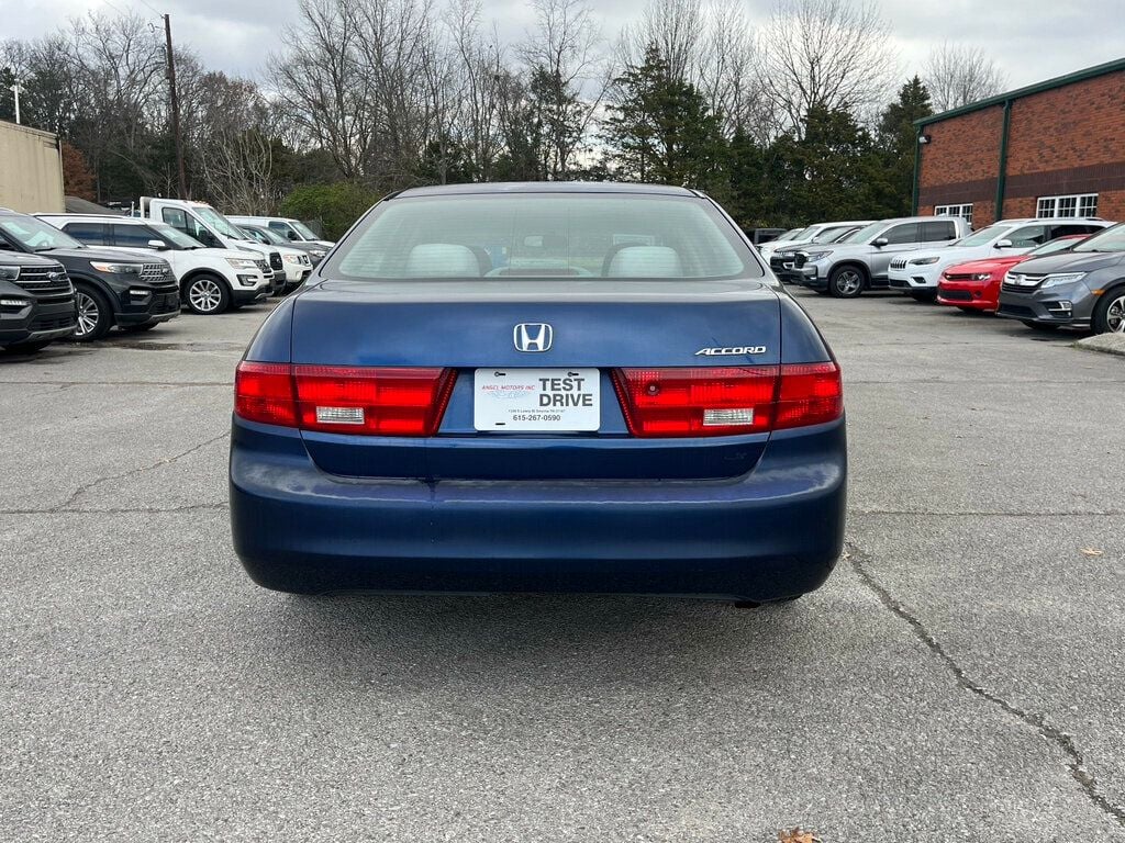 2005 Honda Accord Sedan LX Automatic - 22713409 - 4