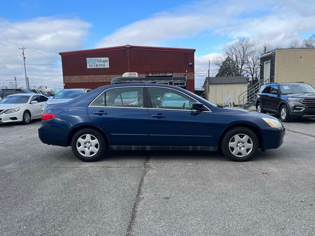 2005 Honda Accord Sedan LX Automatic - 22713409 - 6