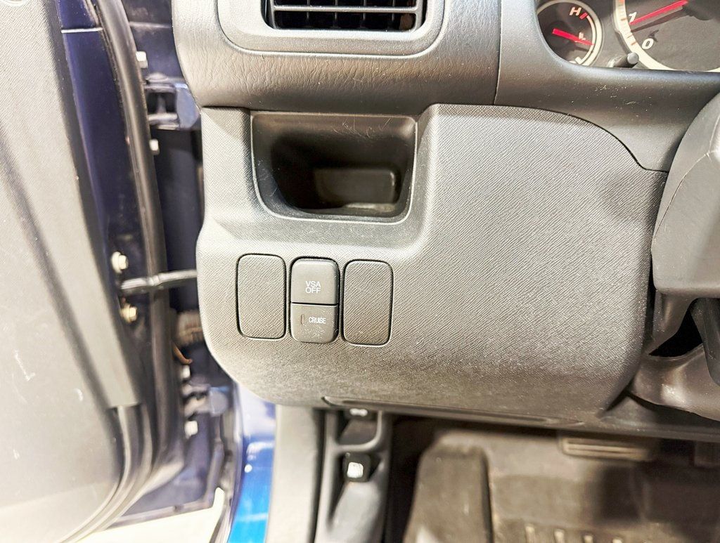 2005 Honda CR-V 2WD LX Automatic - 22903871 - 11