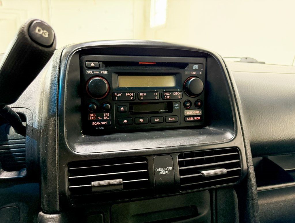 2005 Honda CR-V 2WD LX Automatic - 22903871 - 13