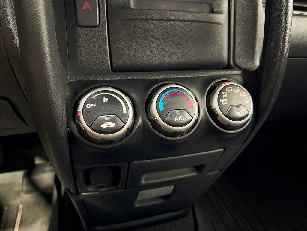 2005 Honda CR-V 2WD LX Automatic - 22903871 - 14