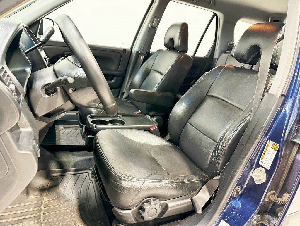 2005 Honda CR-V 2WD LX Automatic - 22903871 - 16