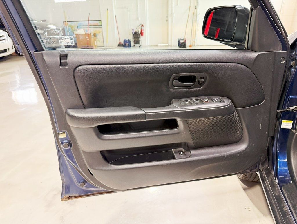 2005 Honda CR-V 2WD LX Automatic - 22903871 - 17