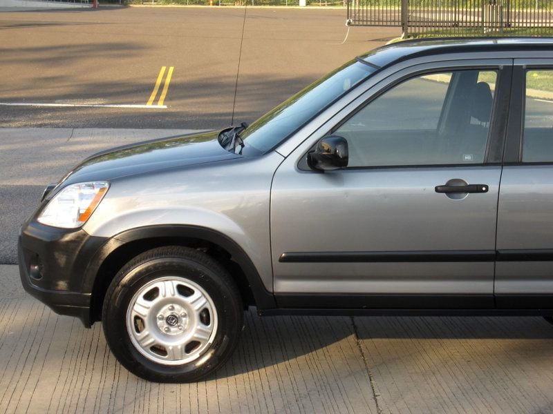2005 Honda CR-V LX photo 9