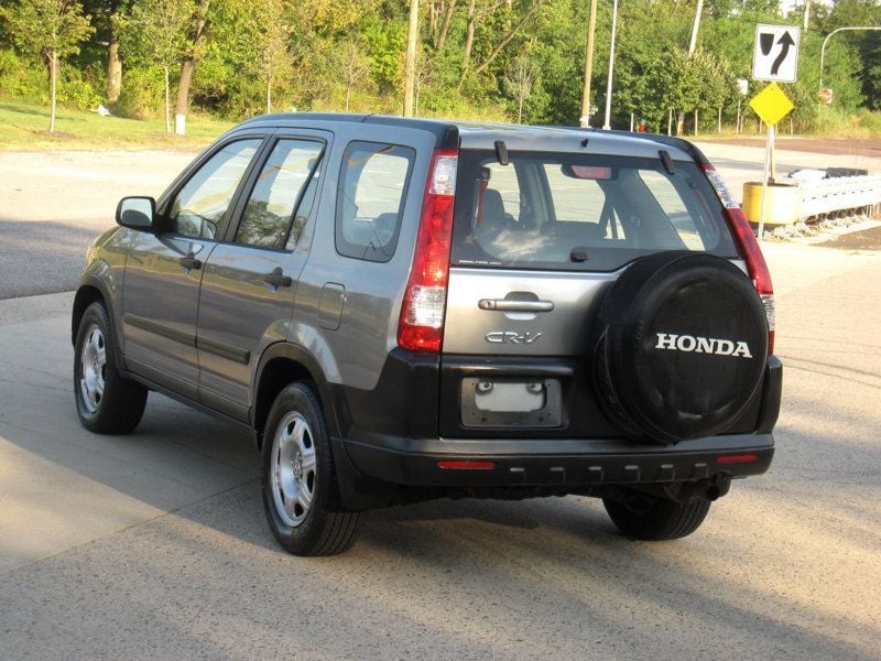 2005 Honda CR-V LX photo 11