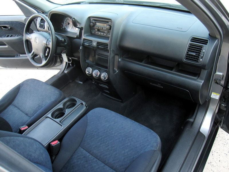 2005 Honda CR-V LX photo 22