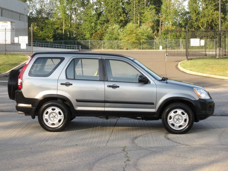 2005 Honda CR-V LX photo 5