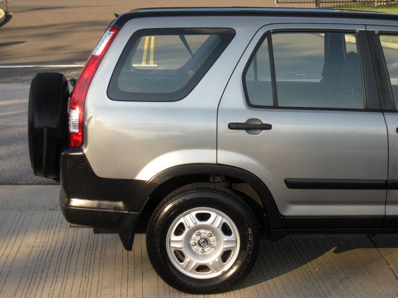 2005 Honda CR-V LX photo 7