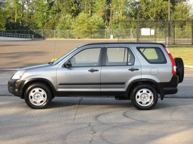 2005 Honda CR-V LX photo 8