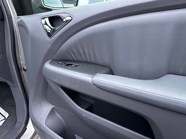 2005 Honda Odyssey EX L 4dr Mini Van w/Leather - 22985787 - 16