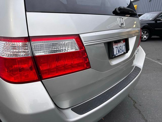 2005 Honda Odyssey EX L 4dr Mini Van w/Leather - 22985787 - 24