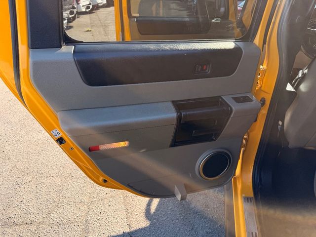 2005 HUMMER H2 4dr Wagon SUV - 22921431 - 13
