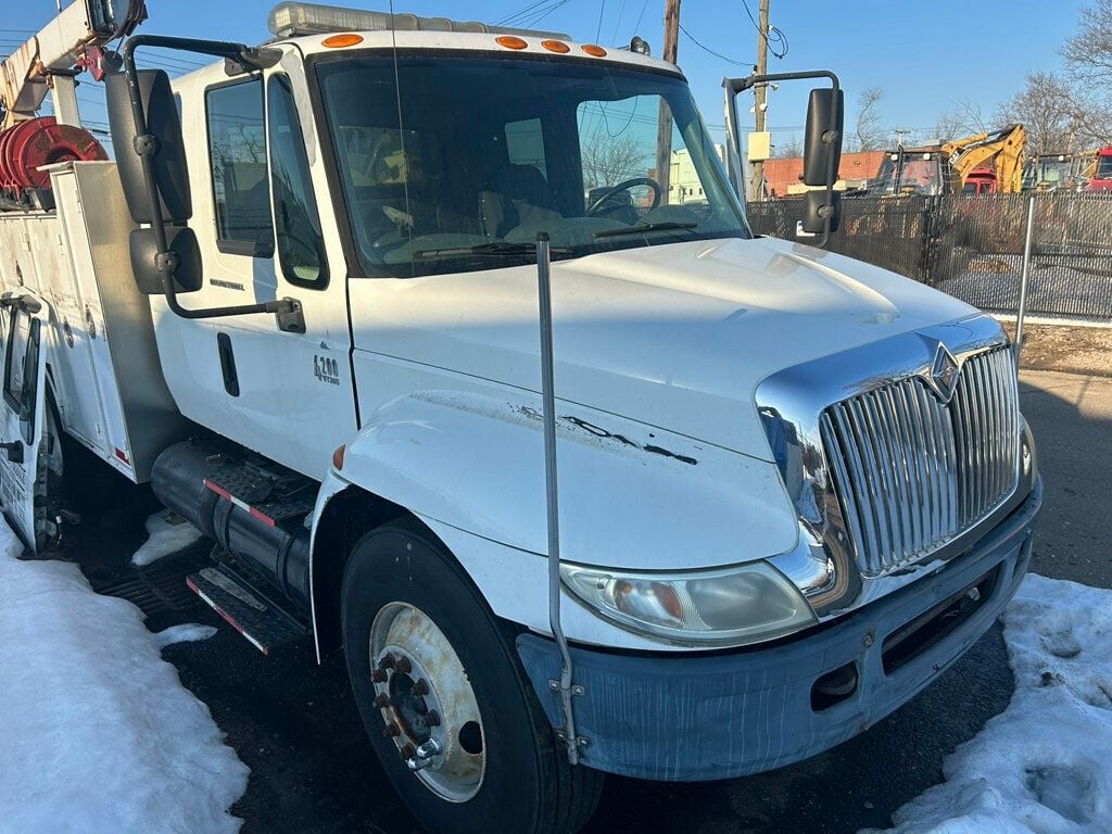 2005 International 4200 4X2 SERVICE UTILITY W/ CRANE 25,000 ORIGINAL MILES FINANCING AVAILABLE - 22996200 | Video 1