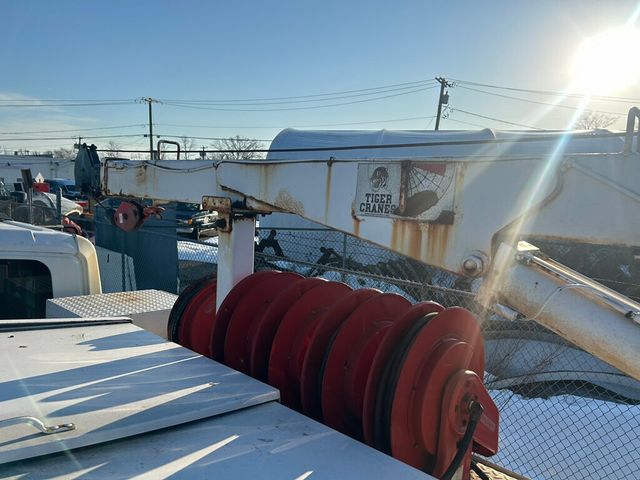 2005 International 4200 4X2 SERVICE UTILITY W/ CRANE 25,000 ORIGINAL MILES FINANCING AVAILABLE - 22996200 - 10